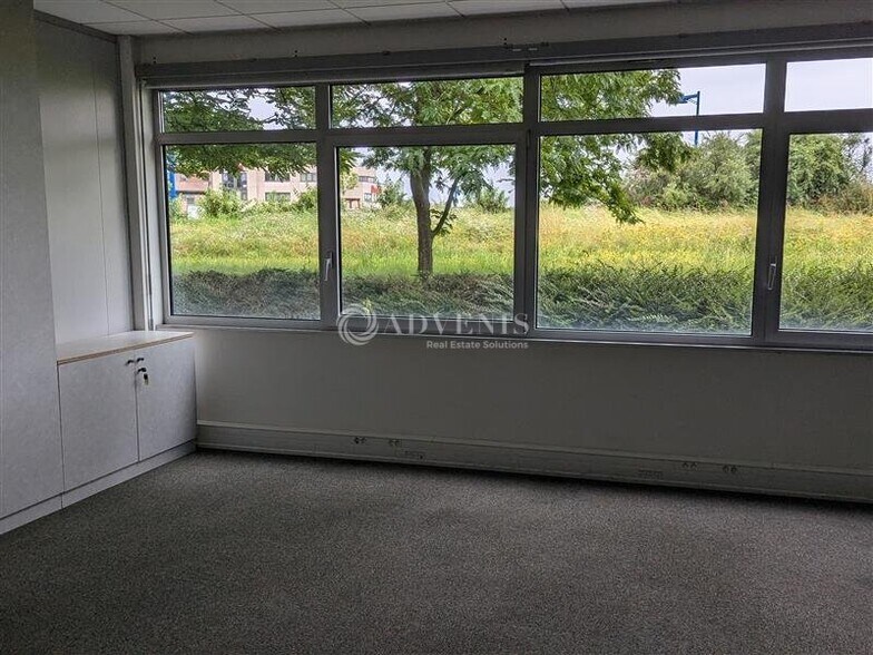 Office in Entzheim for sale - Interior Photo - Image 2 of 12