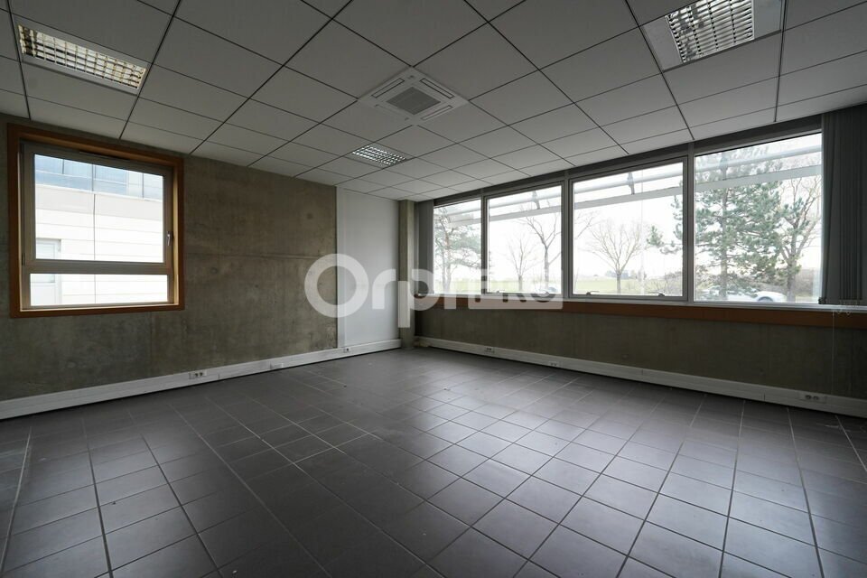 12 Rue Edison, Bron for lease Interior Photo- Image 1 of 20