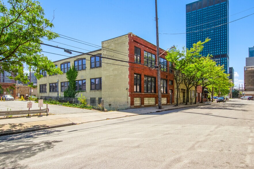 1432 Hamilton Ave, Cleveland, OH à vendre - Photo du bâtiment - Image 1 de 7
