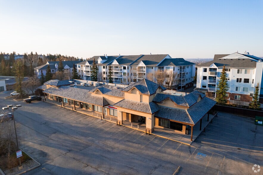 555 Hawkwood Blvd NW, Calgary, AB à vendre - Aérien - Image 3 de 8