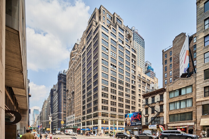 305 Seventh Ave, New York, NY for sale - Primary Photo - Image 1 of 1