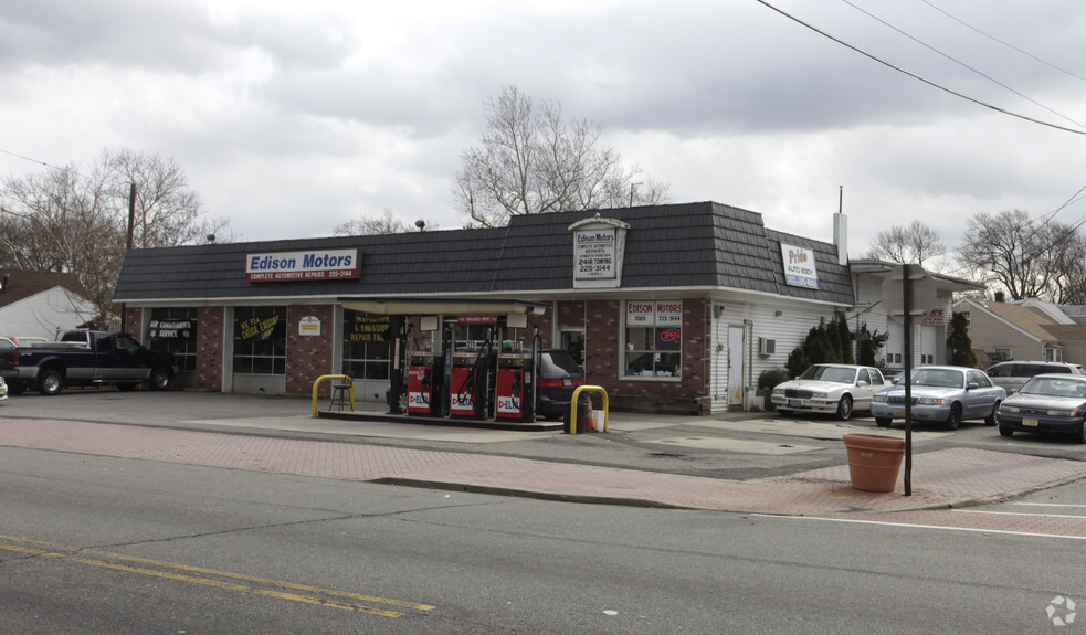 1065 Amboy Ave, Edison, NJ for sale - Primary Photo - Image 1 of 2