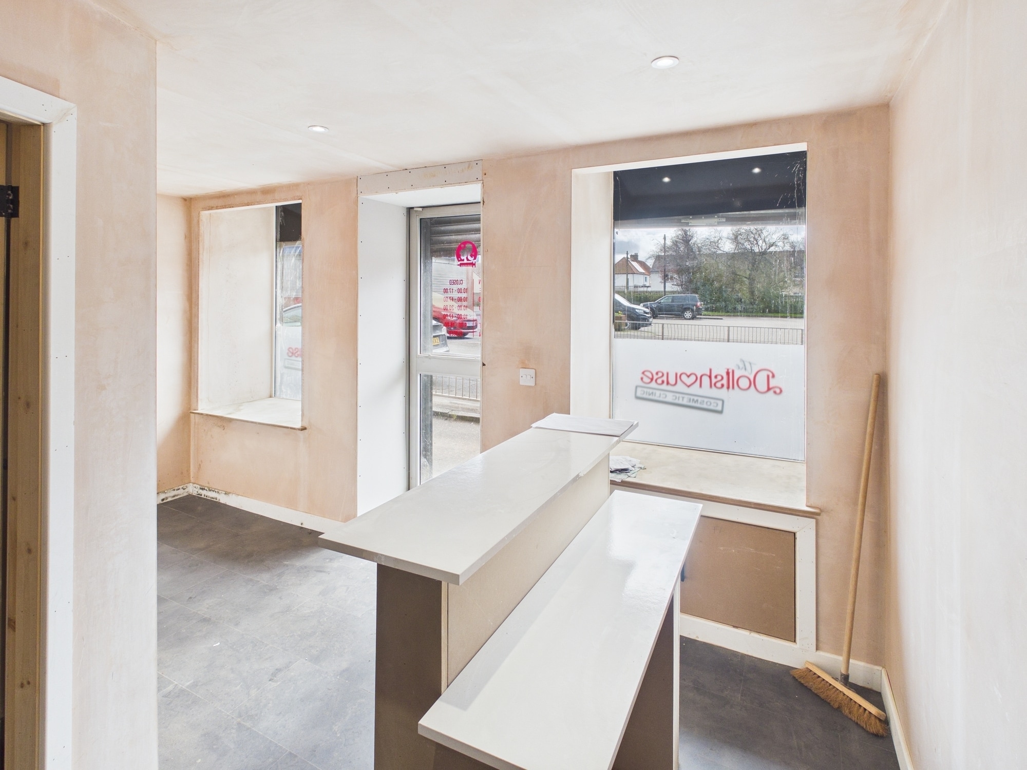 107 Main St, Holytown for lease Interior Photo- Image 1 of 3