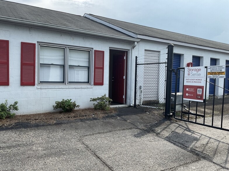 1202 N Barkley Rd, Statesville, NC for lease - Building Photo - Image 2 of 5