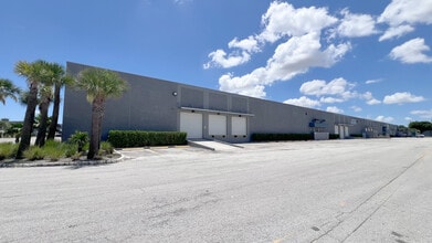 7855-7955 NW 77th Ave, Medley, FL for lease Interior Photo- Image 1 of 4