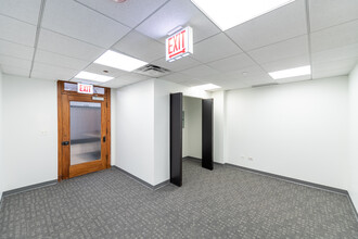 134 N LaSalle St, Chicago, IL for lease Interior Photo- Image 2 of 5