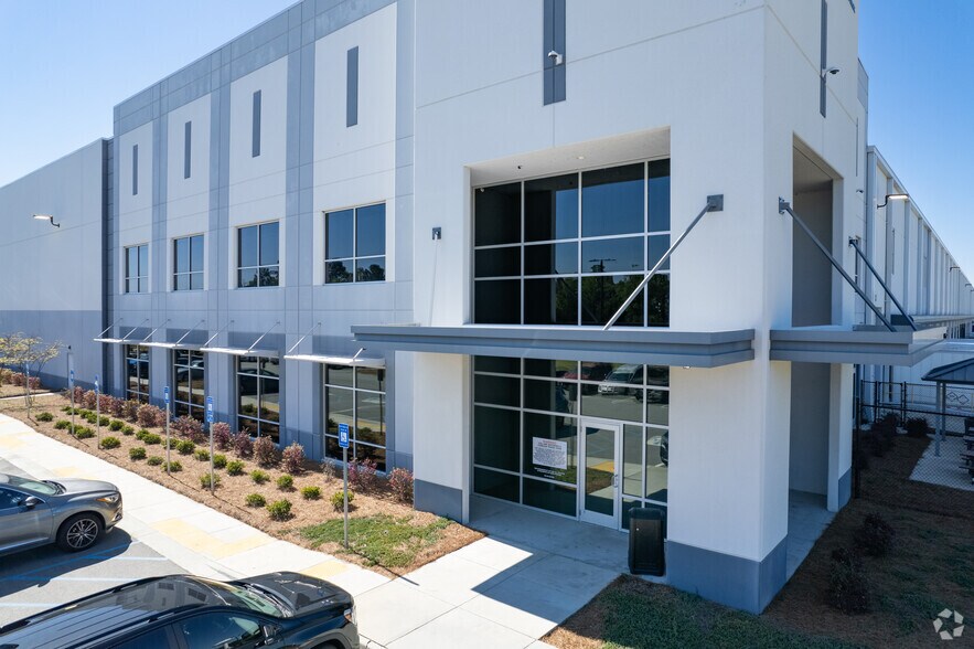 2008 Trade Center Blvd, Rincon, GA à louer - Photo du bâtiment - Image 3 de 5