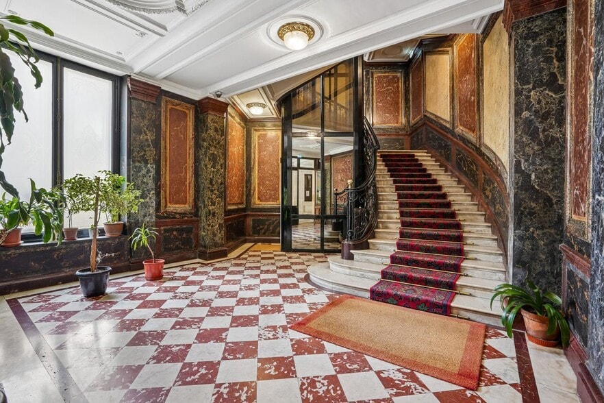 9 Rue Scribe, Paris for lease - Lobby - Image 3 of 15