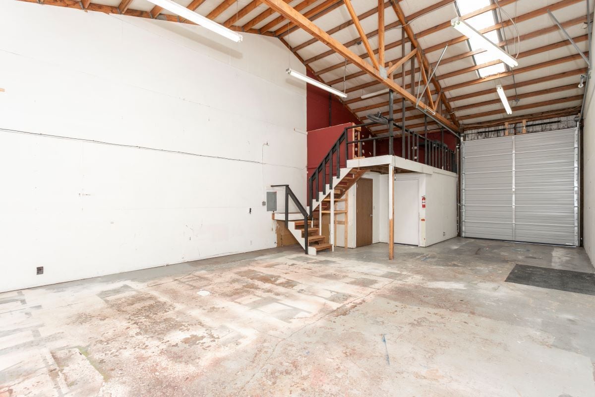 1120 Bailey Hill Rd, Eugene, OR for lease Interior Photo- Image 1 of 14