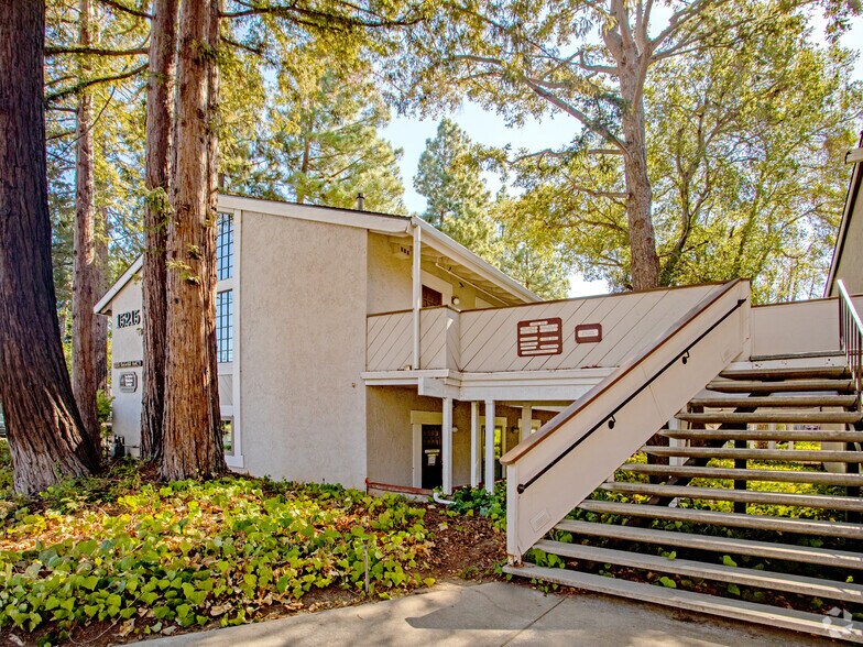 15215 National Ave, Los Gatos, CA à louer - Photo du bâtiment - Image 3 de 4