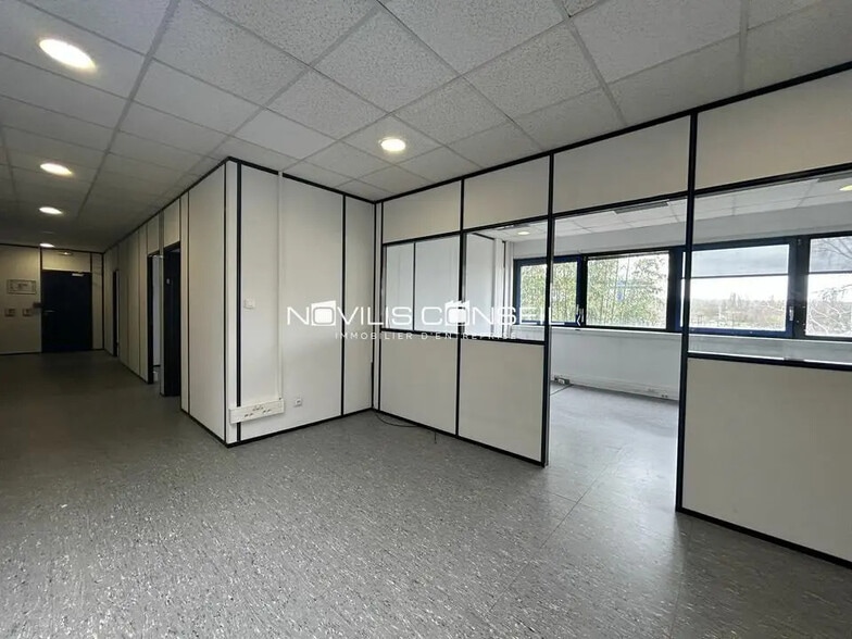 Office in Labège for lease - Building Photo - Image 2 of 6