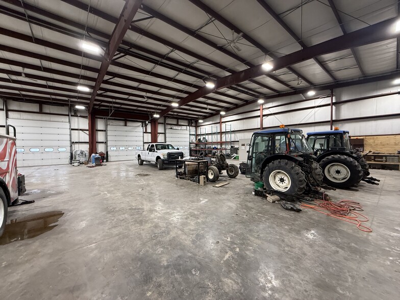 400 Hopewell Ln, Gratiot, OH for sale - Building Photo - Image 2 of 9