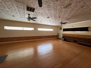 391 3rd Ave S, Jacksonville Beach, FL for lease Interior Photo- Image 2 of 4