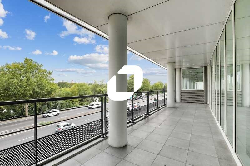 Bureau dans Argenteuil à louer - Photo du bâtiment - Image 3 de 26