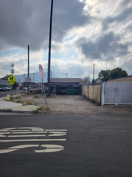 982 Center St, Riverside, CA à vendre - Autre - Image 3 de 6