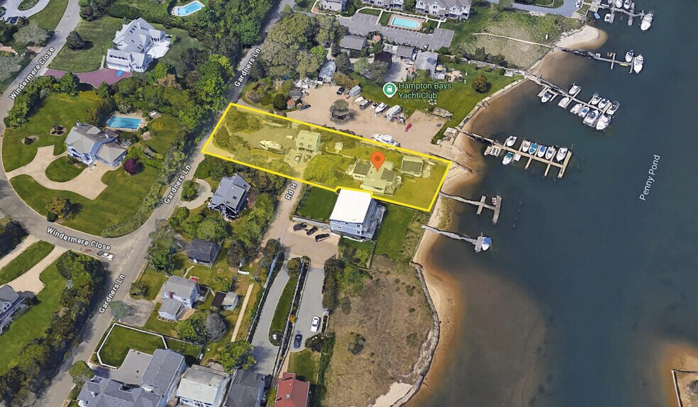 35 Gardners Ln, Hampton Bays, NY à vendre - Photo du bâtiment - Image 2 de 27