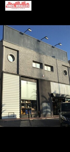 Industrial in Elche for sale - Building Photo - Image 2 of 5