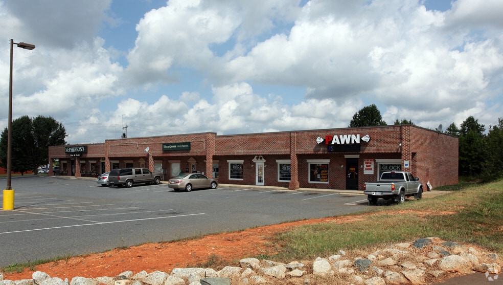 112-118 Pointe South Dr, Randleman, NC for lease - Building Photo - Image 3 of 11