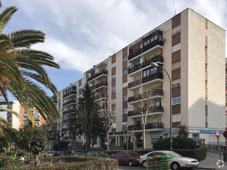 Calle los Yébenes, 84, Madrid, Madrid à louer - Photo principale - Image 1 de 2