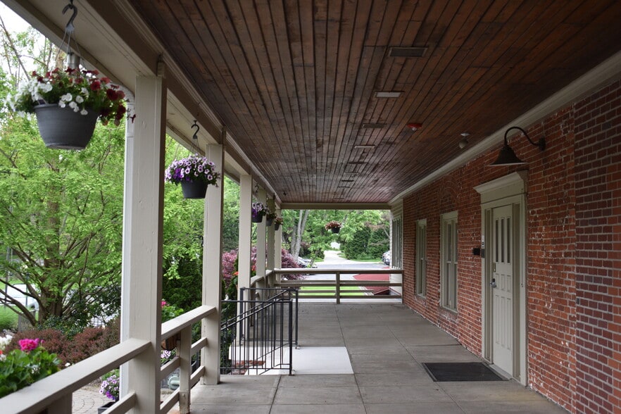 36 E Streetsboro St, Hudson, OH à vendre - Photo du bâtiment - Image 2 de 13