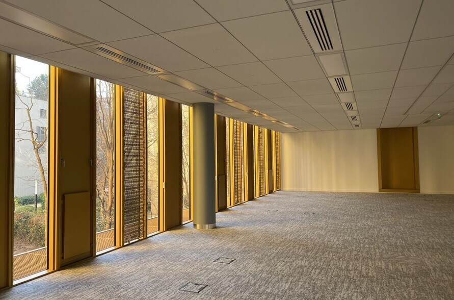 Office in Boulogne-Billancourt for lease - Building Photo - Image 3 of 8