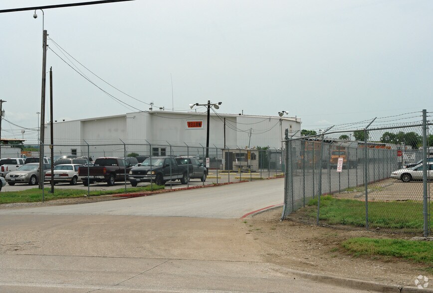 4444 Irving Blvd, Dallas, TX for lease - Building Photo - Image 2 of 4