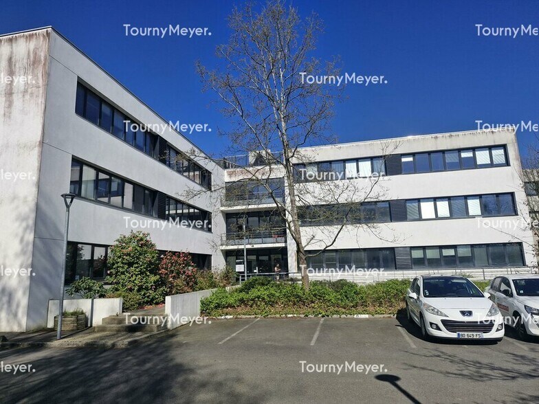 Office in Rennes for lease - Building Photo - Image 1 of 5