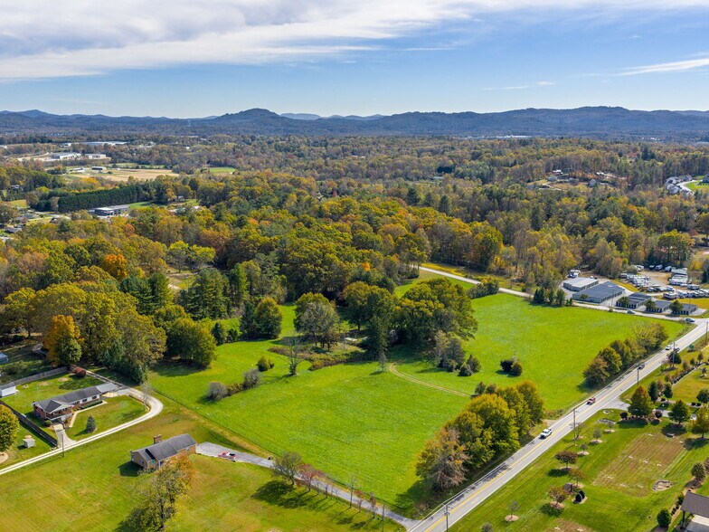 5620 Old Haywood Rd, Mills River, NC à vendre - Aérien - Image 2 de 11