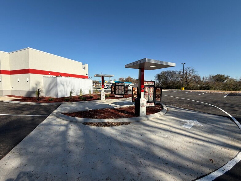 720 Dinah Shore Blvd, Winchester, TN à vendre - Photo du bâtiment - Image 3 de 5