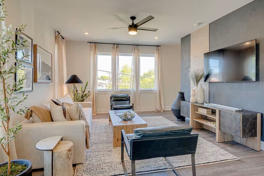 5631 Lenox Ave, Nashville, TN à vendre - Photo intérieure - Image 3 de 25