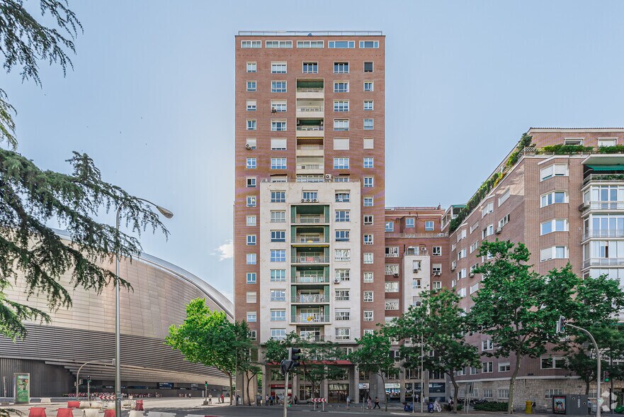 Paseo Castellana, 140, Madrid, Madrid for lease - Primary Photo - Image 1 of 6