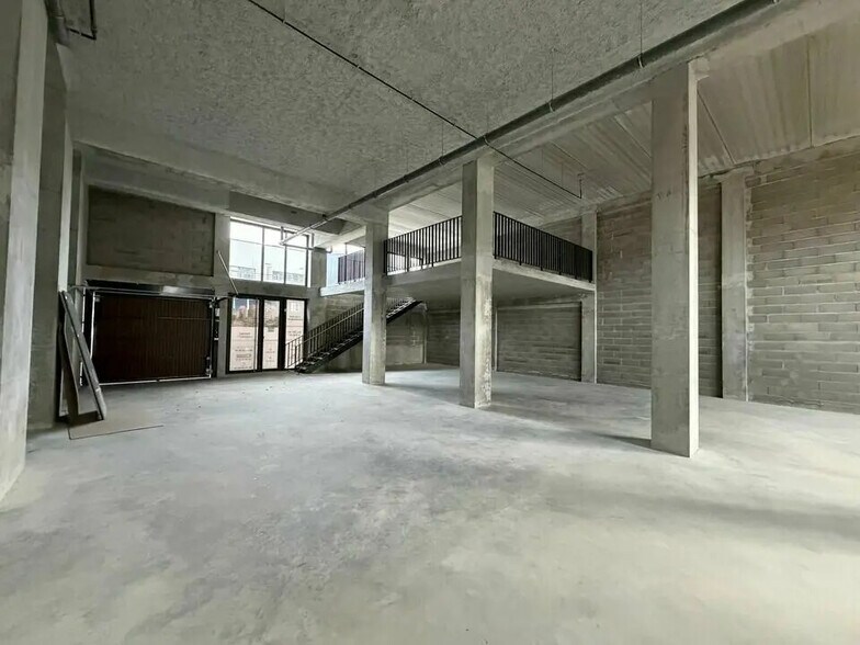 Bureau dans Lyon à vendre - Photo du bâtiment - Image 2 de 9