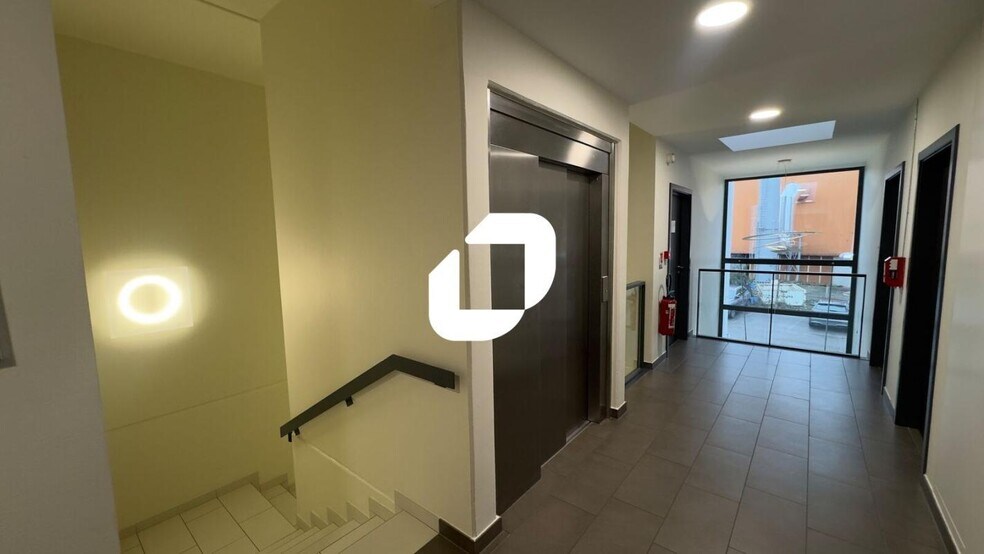 15 Rue Jacobi-Netter, Strasbourg for lease - Lobby - Image 3 of 13
