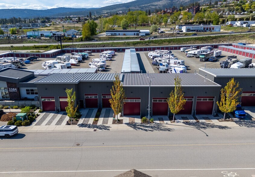 3384 Carrington Rd, Westbank, BC à louer - Photo du bâtiment - Image 2 de 7