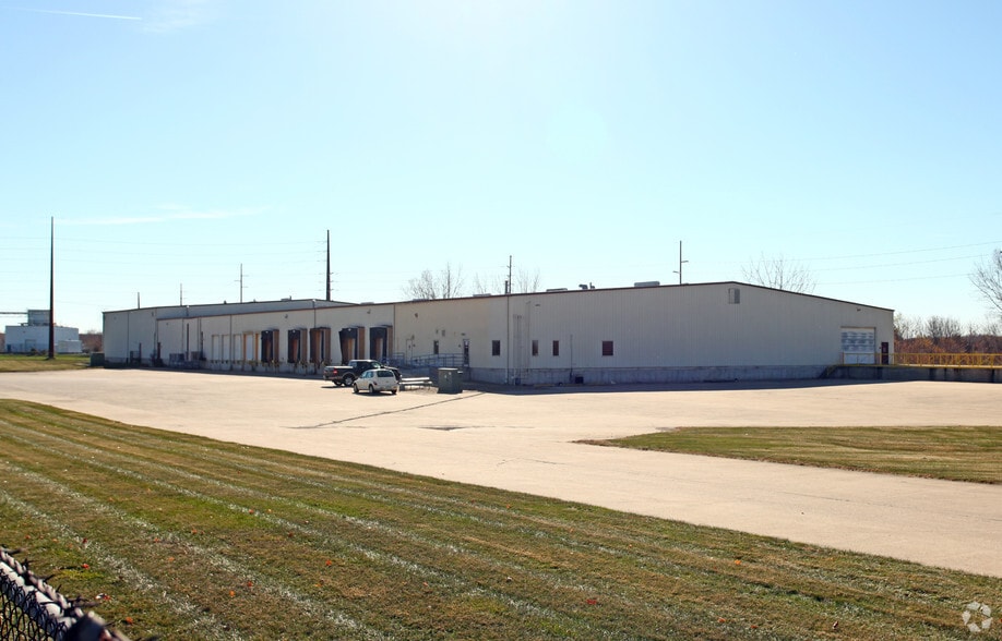 1610 SE Cortina Dr, Ankeny, IA for lease - Primary Photo - Image 1 of 4