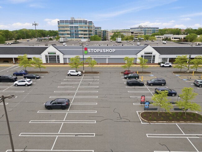 More details for 2 Elm St, Woburn, MA - Retail for Lease