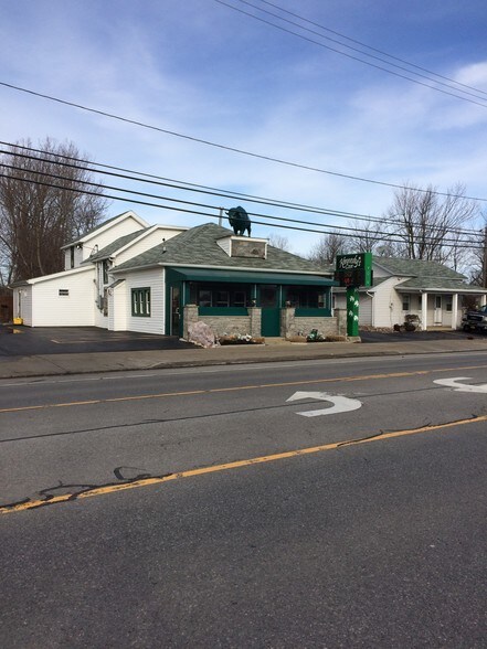 9800 Main St, Clarence, NY à vendre - Photo du b timent - Image 1 de 1