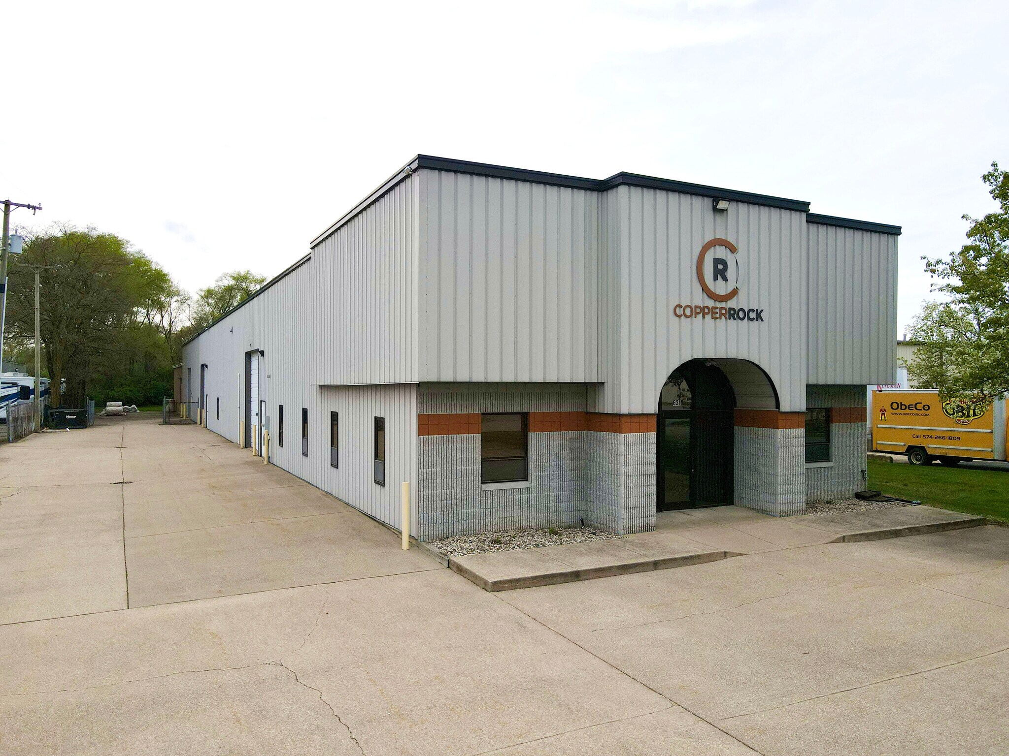 631 Collins Rd, Elkhart, IN à vendre Photo du bâtiment- Image 1 de 14