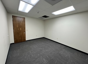 153-191 High St SE, Salem, OR for lease Interior Photo- Image 1 of 2