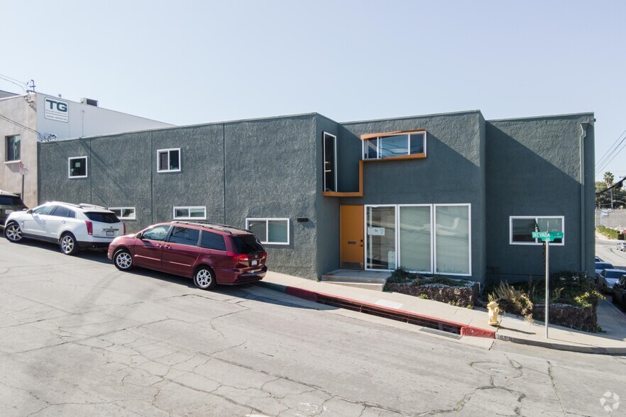 El Segundo Group portfolio of 2 properties for sale on LoopNet.ca - Building Photo - Image 2 of 9