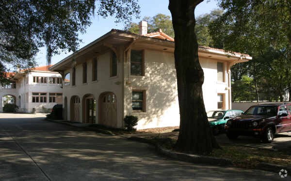 214 E Lucerne Cir, Orlando, FL à vendre - Photo du bâtiment - Image 2 de 3