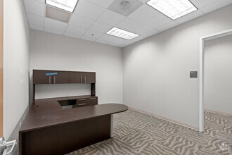 2001 NW 64th St, Fort Lauderdale, FL à louer Photo intérieure- Image 2 de 5