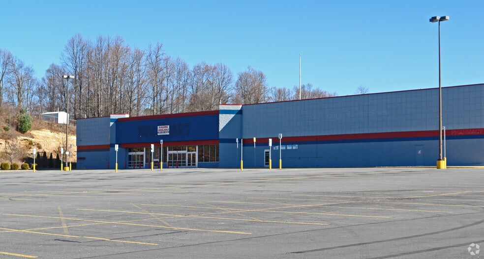 1556 E Main St, Oak Hill, WV à vendre - Photo du bâtiment - Image 2 de 19