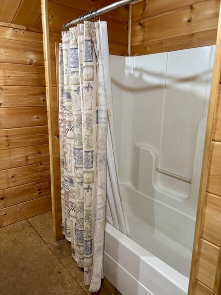 517-519 Turnpike Rd, Lawrenceburg, TN for sale - Building Photo - Image 2 of 13