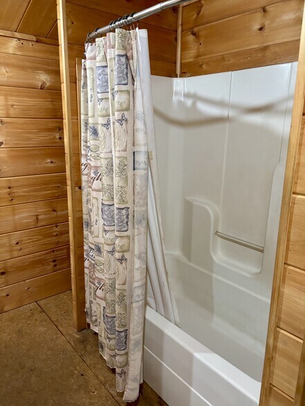 517-519 Turnpike Rd, Lawrenceburg, TN à vendre - Photo du bâtiment - Image 2 de 13