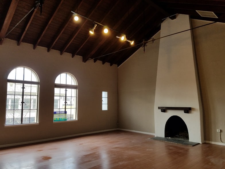 7560-7562 Monterey St, Gilroy, CA for lease - Building Photo - Image 2 of 11