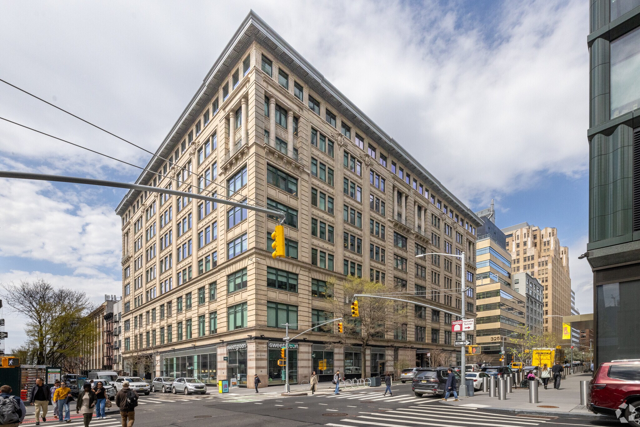 90 Vandam St, New York, NY for lease Primary Photo- Image 1 of 2