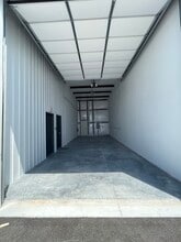 325 Greenhouse Rd, Centerton, AR for lease Interior Photo- Image 2 of 8