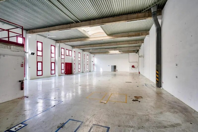 4 Avenue Du Gros Chene, Éragny for lease - Interior Photo - Image 2 of 11