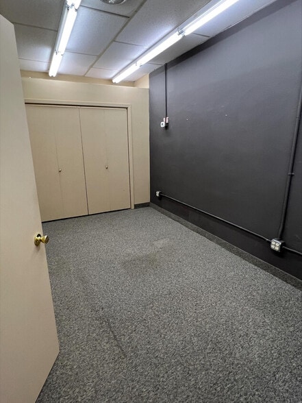 1001 N Broad St, Mankato, MN for lease - Building Photo - Image 2 of 7